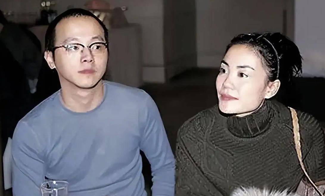 王菲和谢霆锋谈恋爱时候的年龄,王菲谢霆锋分别年龄