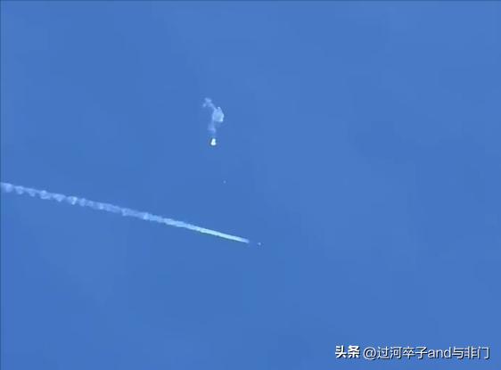 美国四次装危险品火车脱轨汇总,美国一火车脱轨危险化学品泄漏