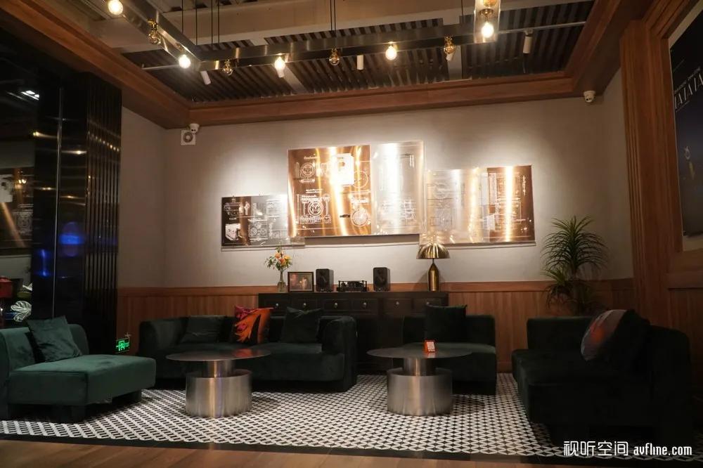 在网红咖啡店听顶级Hi-Fi是怎样体验？试听声雅PSM-368单声道后级