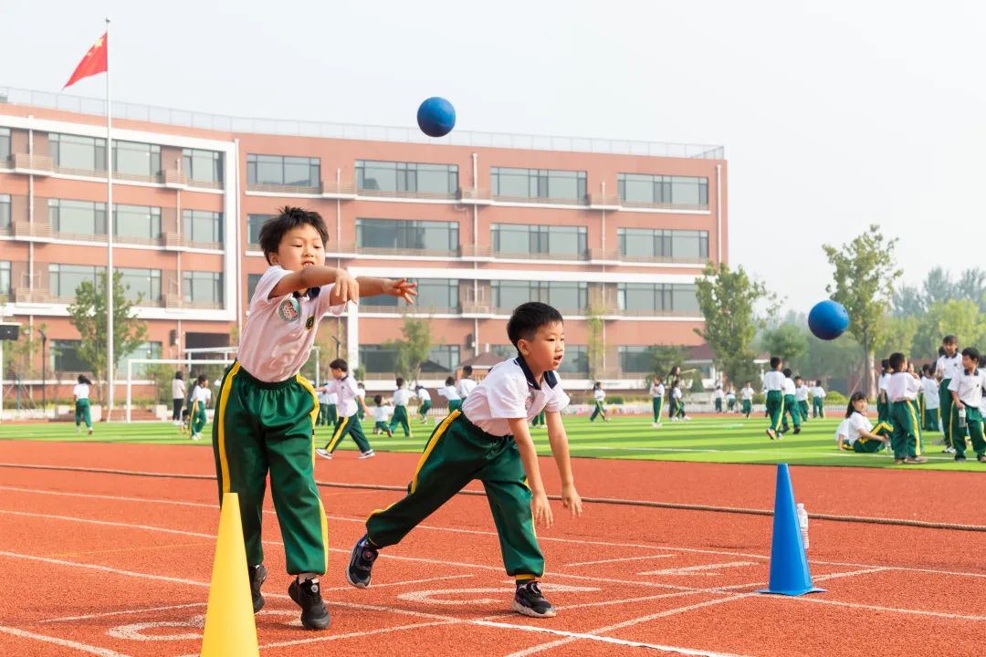 喜迎二十大奋进新征程大学,首都师范大学育新学校房山分校