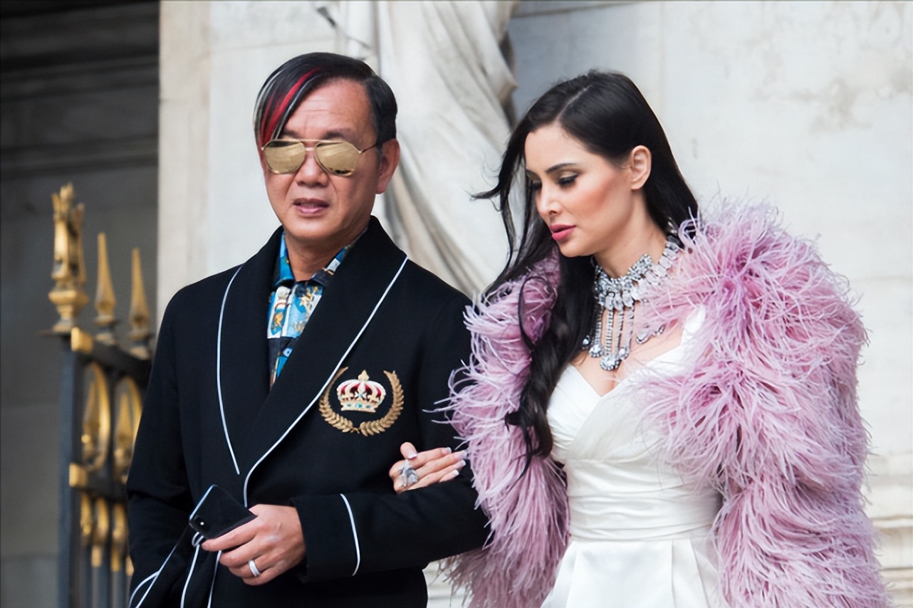 澳门赌王十大豪车,澳门赌王一家近照