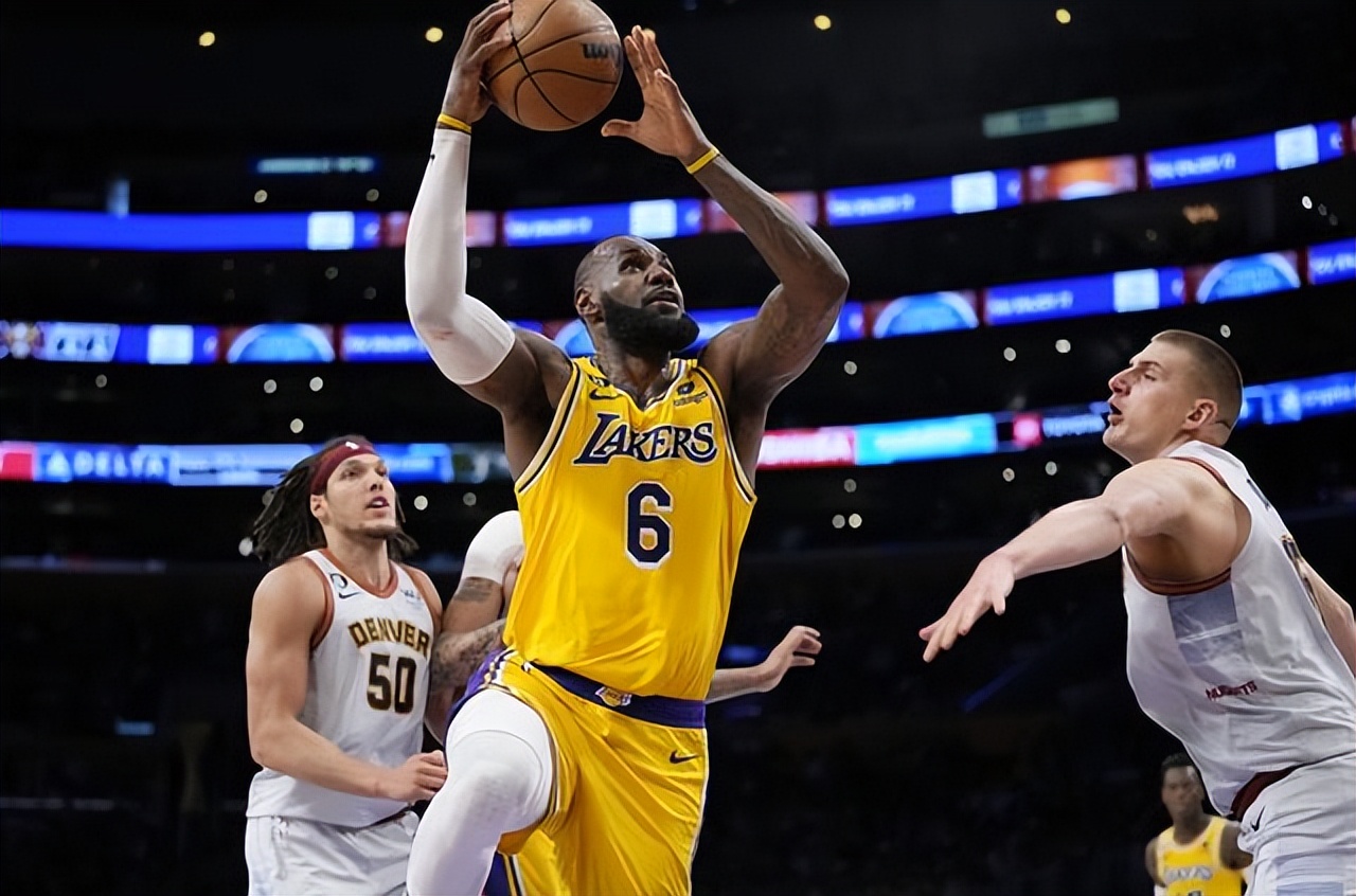 掘金4比0横扫湖人约基奇集锦,湖人0:3不敌掘金