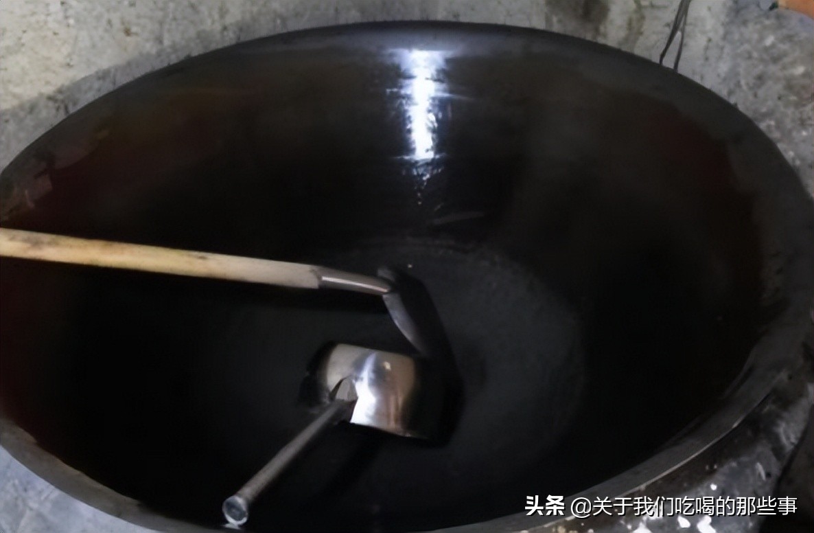 买铁锅时怎么分辨锅有没有涂层,生铁熟铁不粘锅怎么开锅