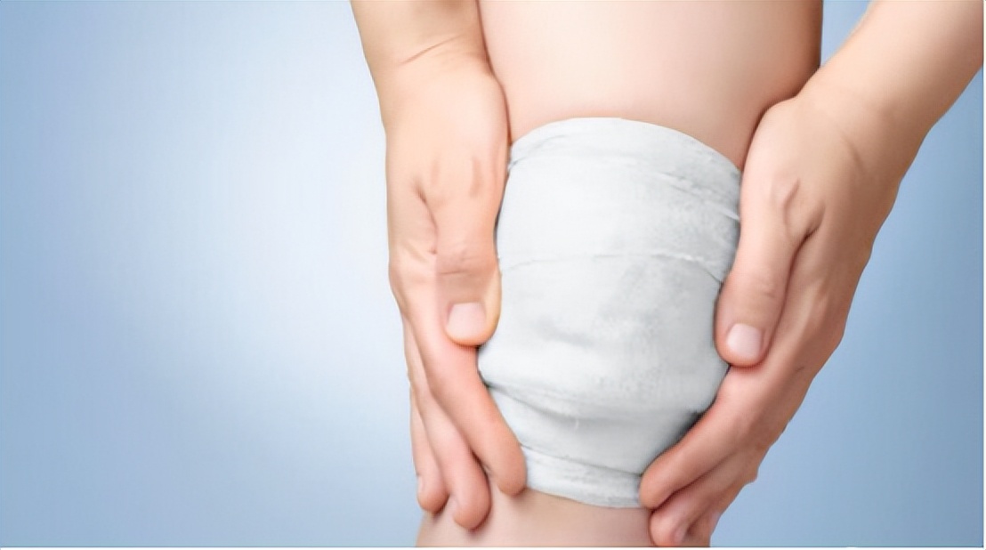 膝关节髌上囊积液热敷,膝关节有积液可以热敷吗