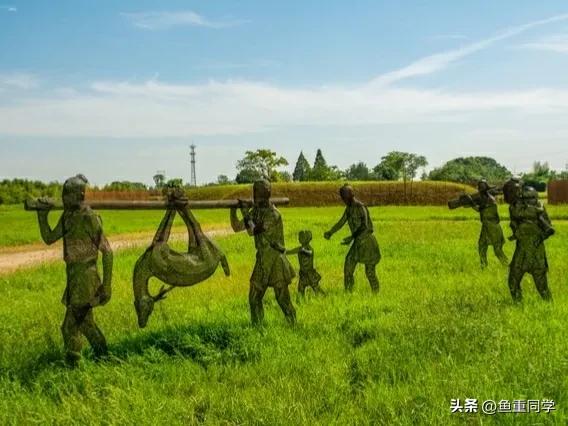 腊月初一阴雨天意味什么,大年初一下雪是什么寓意