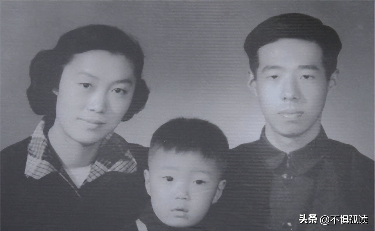 史铁生我与地坛轰动文坛,史铁生写了我与地坛震动文坛