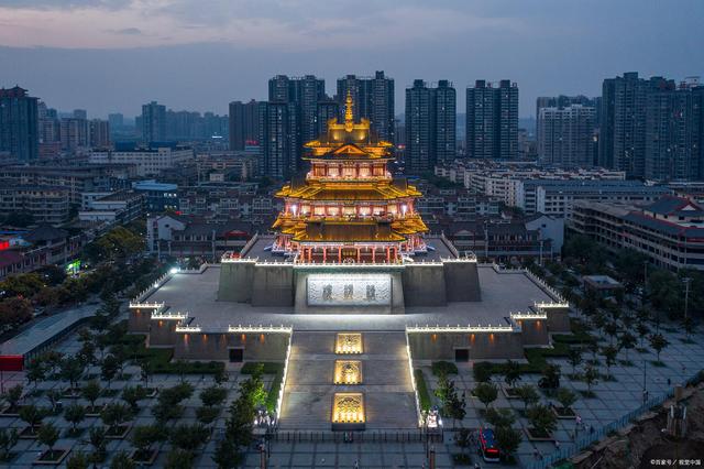 中央为兰州迁入的七所高校,中央为兰州迁来六大总部