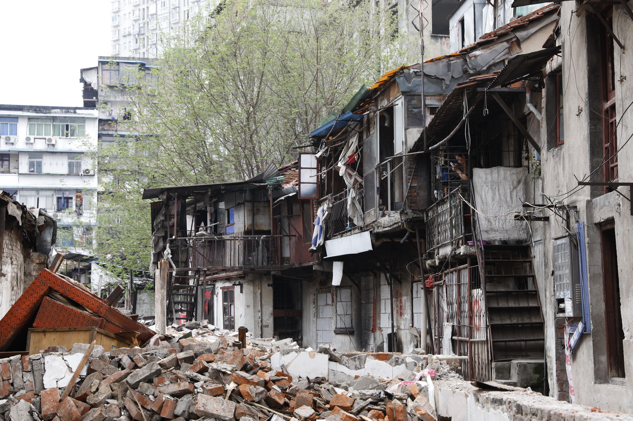 轮回系列之31：开发中的汉*交口**易街片