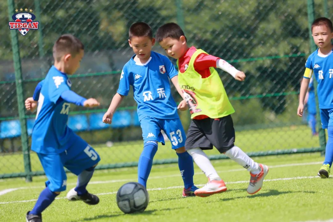 濂嬪媷浜夊厛鏃犳墍鐣忔儳,闃熶紞椋庨噰灞曠ず鍔ㄤ綔