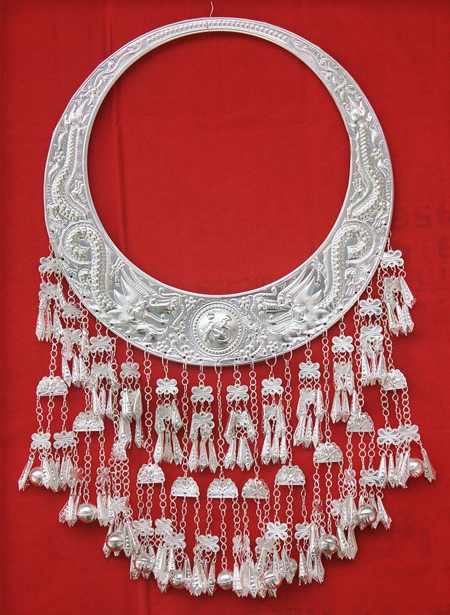 为什么苗寨的银饰品贵,西江千户苗寨的银饰是真的吗