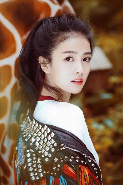 成功转型为明星的50位网红,凭自己努力走红的10位网红