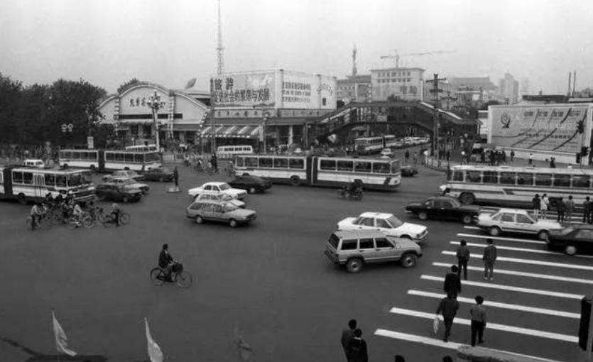 进击的大陆、保守的台湾，大陆年轻人如何看待两岸？