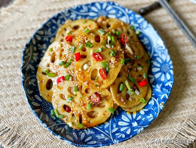 夏天到了教你做一道爽口的凉拌菜,给大家推荐一道夏季爽口凉拌菜