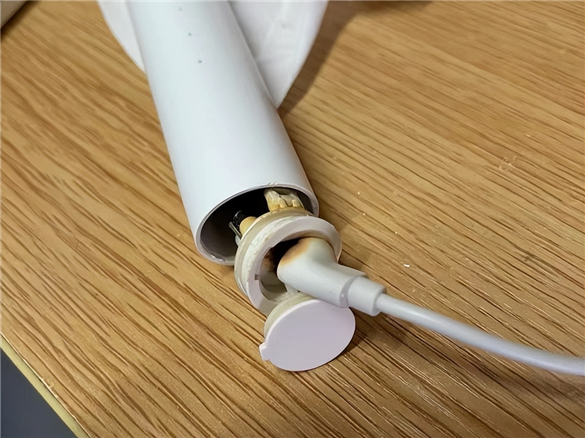 电动牙刷刷牙还是手动刷牙比较好,小孩子用电动牙刷还是手动牙刷