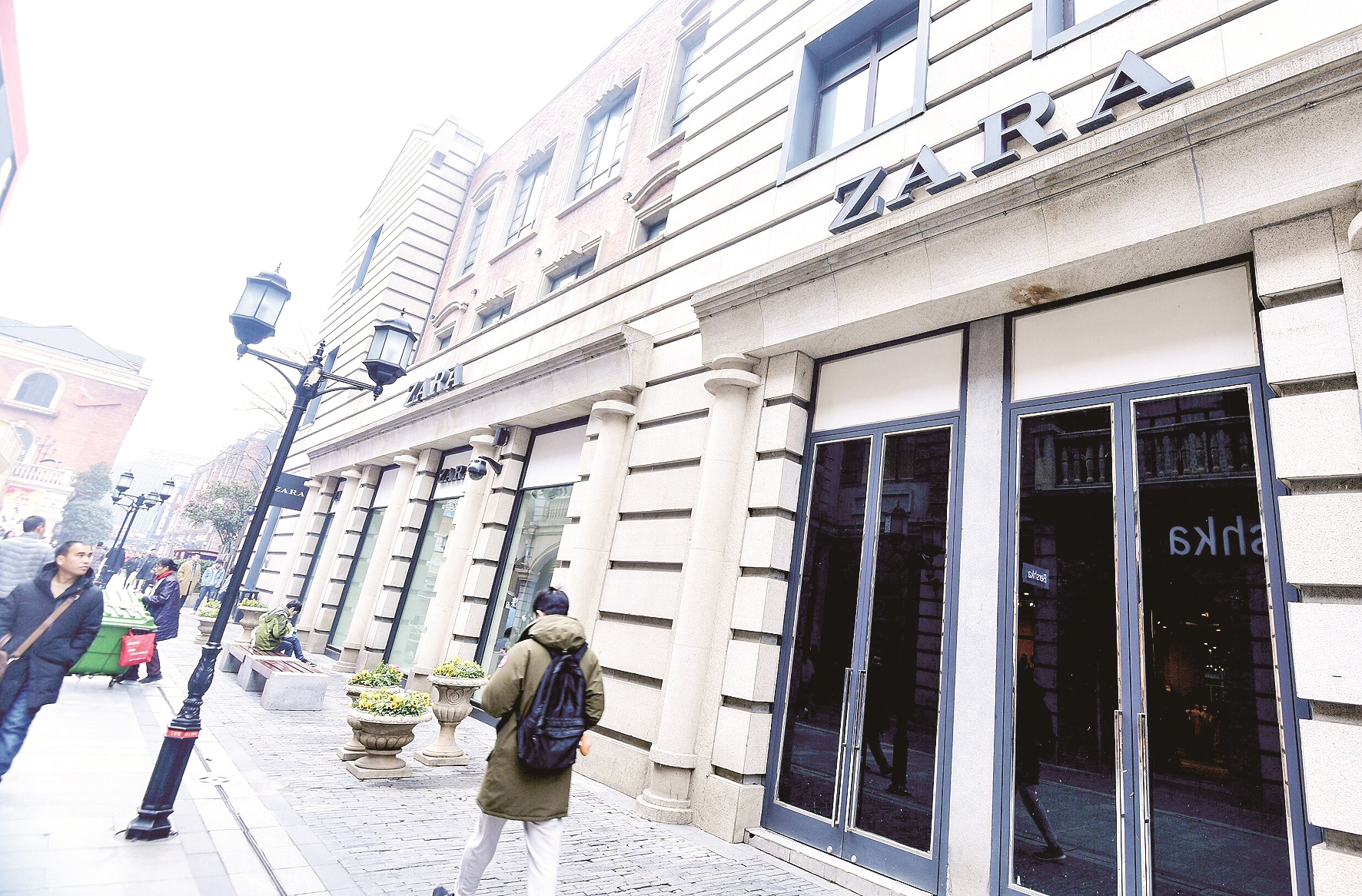 西班牙服装品牌zara官网,zara男装属于几线品牌