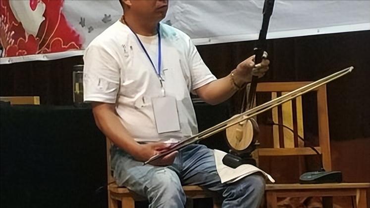 豫剧乐器板胡,豫剧板胡演奏用什么弦