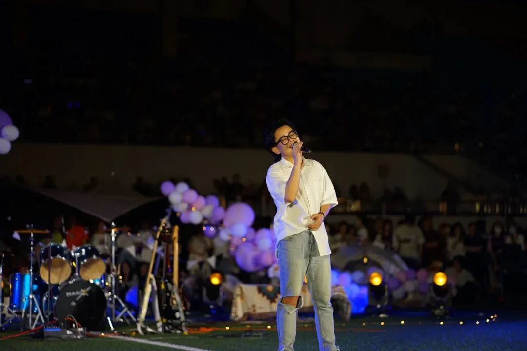 河南大学音乐节,河南科技大学草坪音乐节完整版