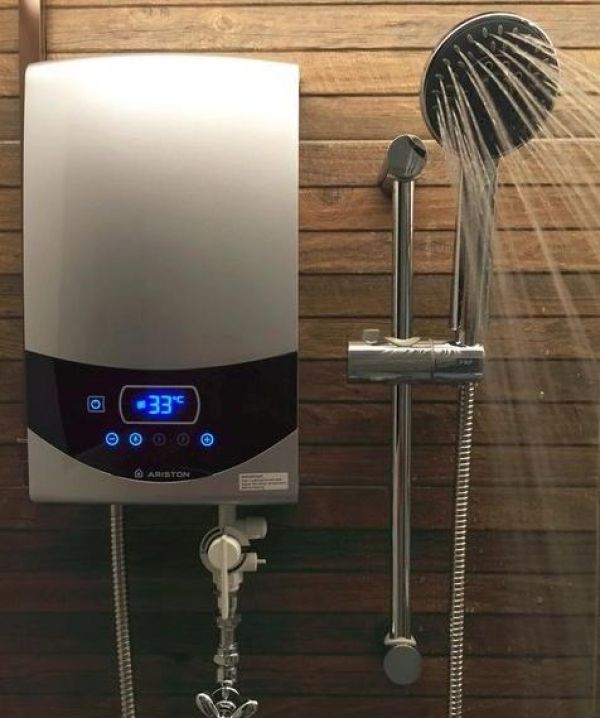 买电热水器还是燃气热水器呢,24楼买电热水器还是燃气热水器