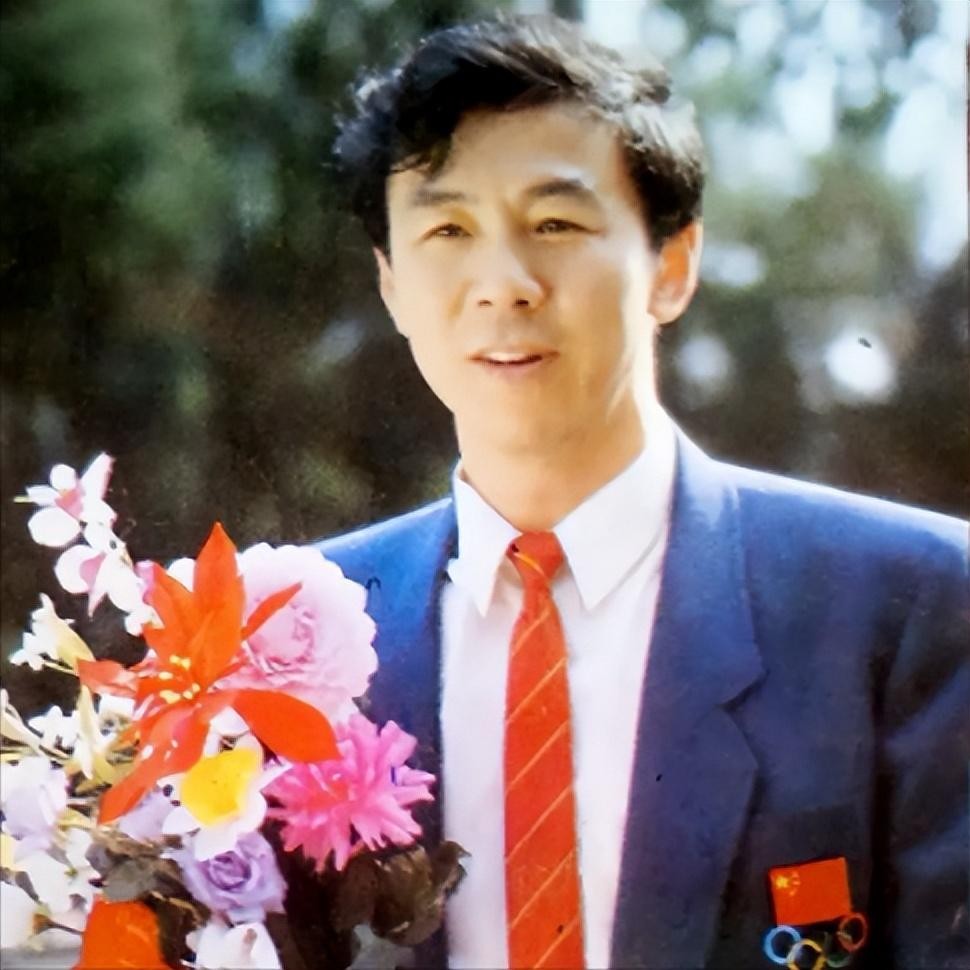 女排功勋袁伟民近况,女排老教练袁伟民的现状