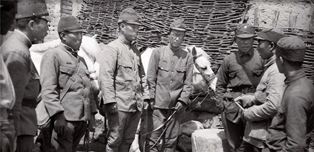 八路军科长被俘，假意娶汉奸之女，晚上试探出了姑娘的隐情