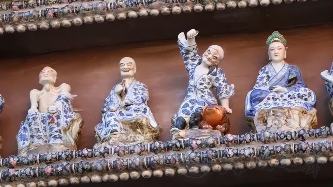 80岁老太5年造瓷宫花费6000万,老太太花6000万建瓷宫图片