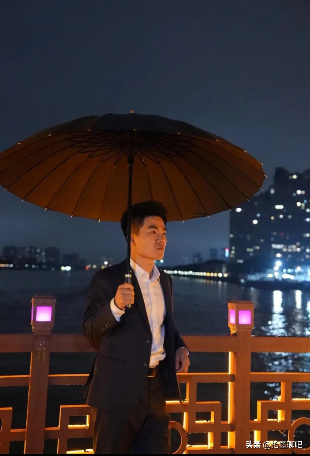 点亮广州塔董宇辉,董宇辉211工程是啥