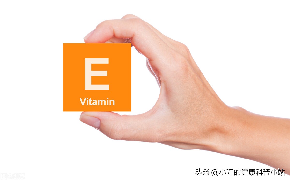 老年皮肤干燥引起的瘙痒怎么内调,老年皮肤瘙痒掉皮怎么治疗