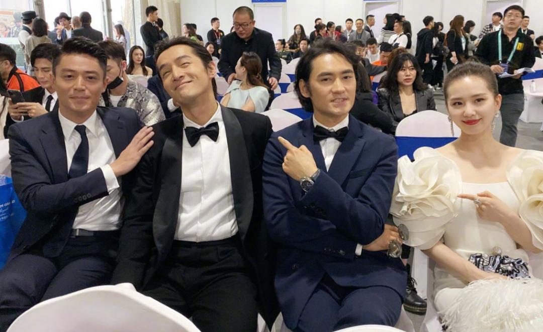 杨幂与唐人解约事件,芒果台四小花为什么辞职