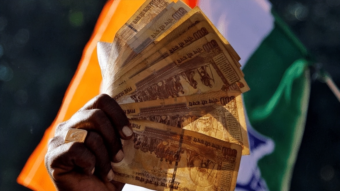 美国横刀与中东签订大单,沙特180度转向,中国给别人做了嫁衣?