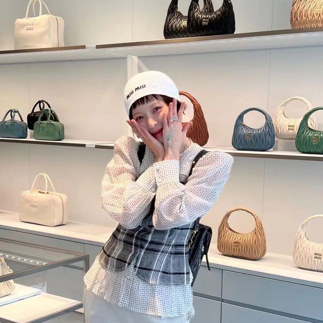 jennie最新编发,jennie同款彩带编发教程