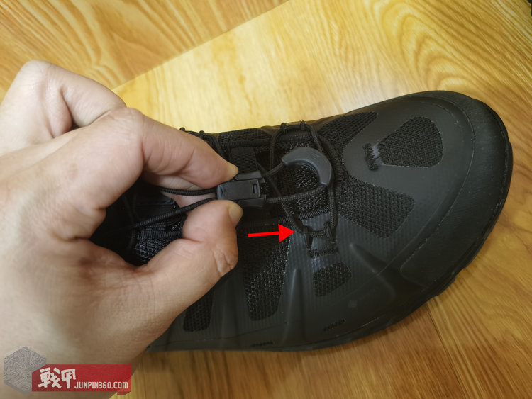 空降到“大秦”上空的萨瓦迪卡