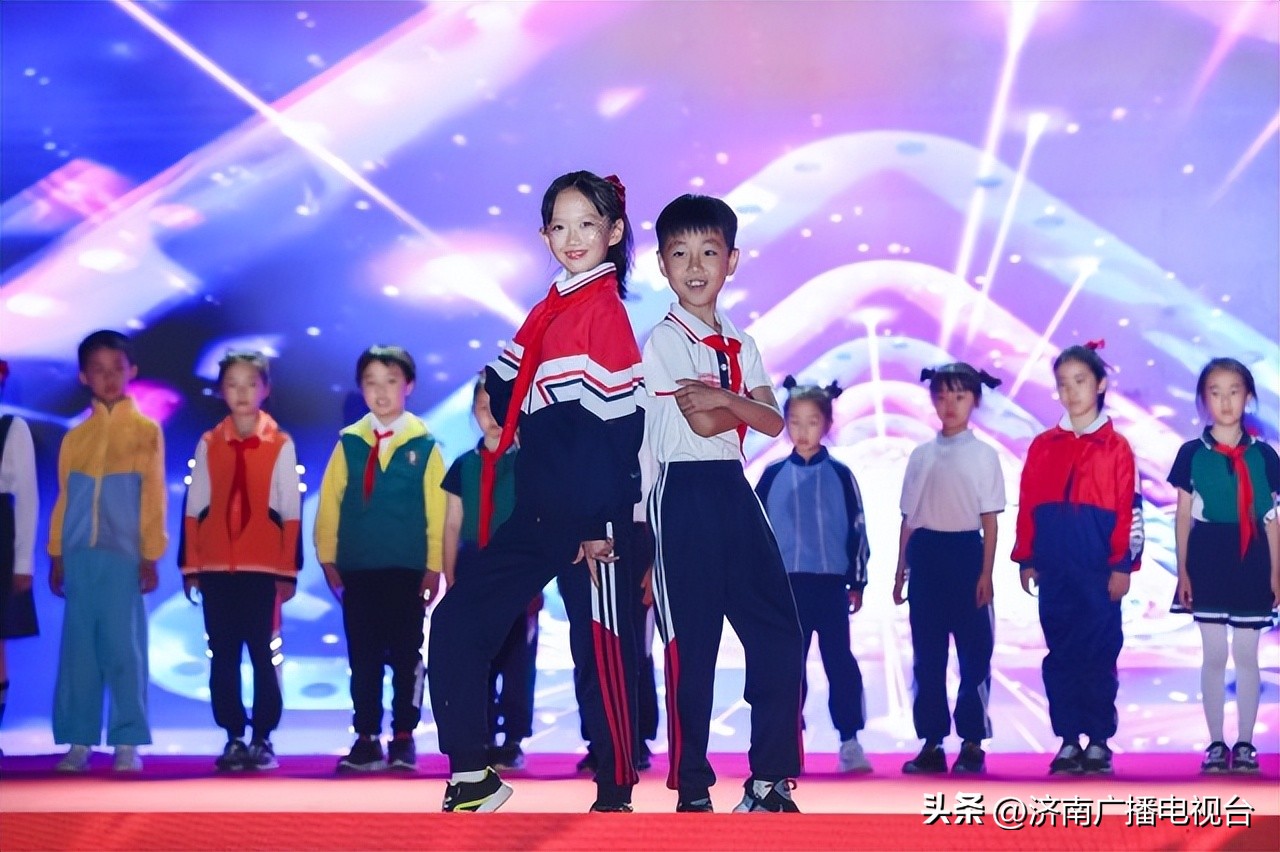 绽放龙德少年——记龙德学校第二届星空帐篷节暨校园文化节