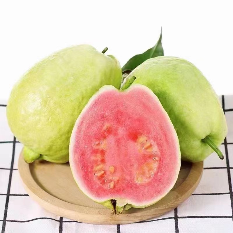 红宝石西瓜芭乐番石榴,红心芭乐跟红宝石番石榴哪个好吃