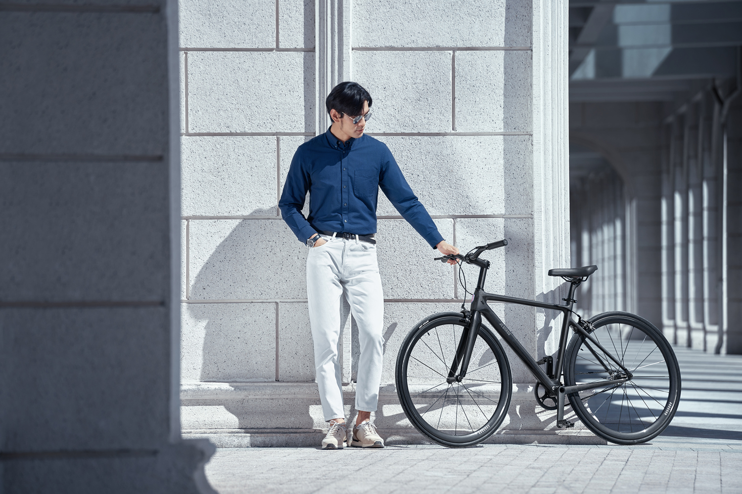 车轮划过优雅轨迹，集鹿都市轻骑自行车，引领畅享高品质生活