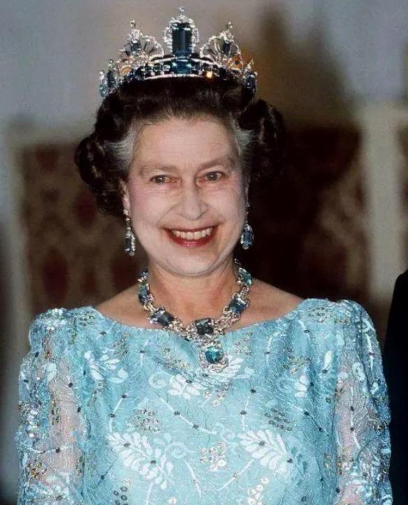 梅根被气走了,梅根卡米拉最新视频