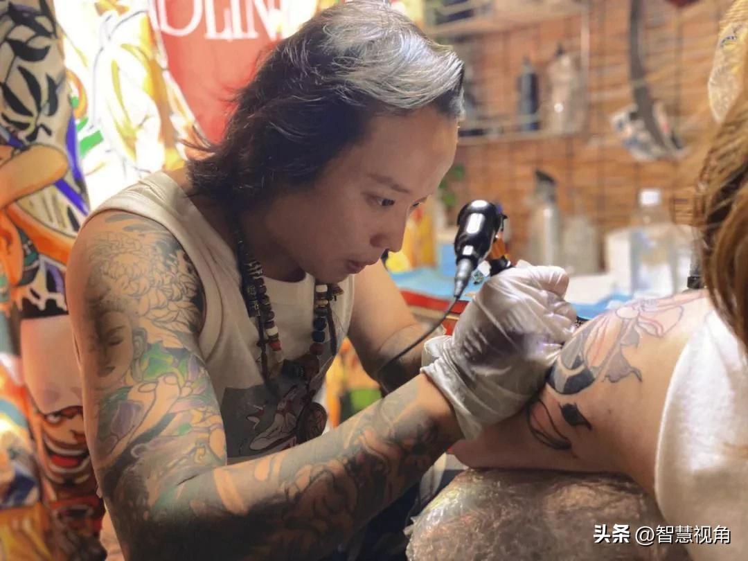 女的喜欢纹身,女的喜欢纹身是什么心理