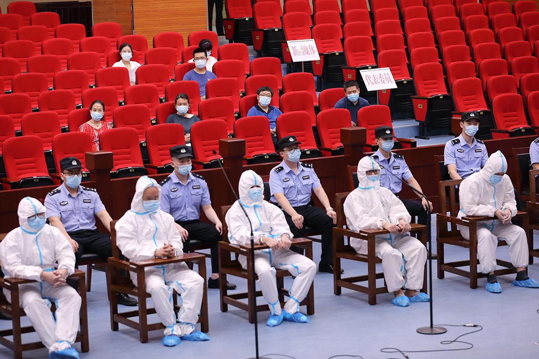 重庆近期宣判诈骗罪案例,养老诈骗案6名被告人获刑