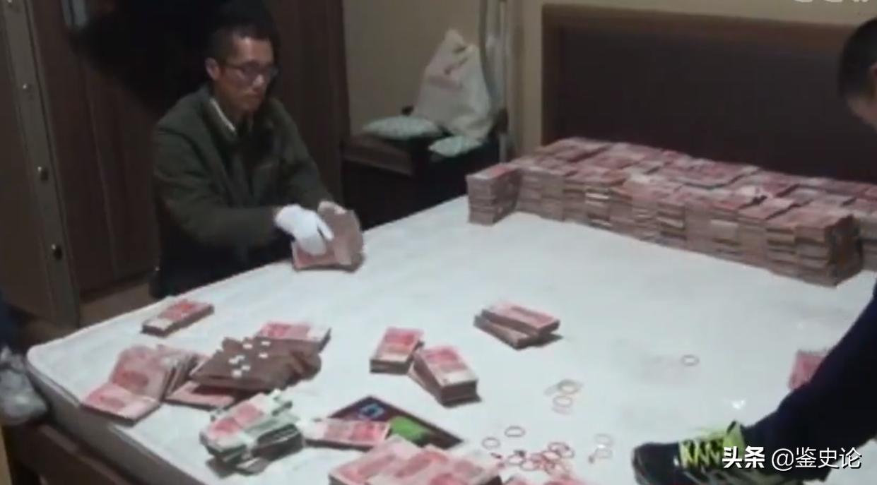 湖南小伙卖彩票一年挣80亿,湖南小伙在彩票店刮出100万大奖