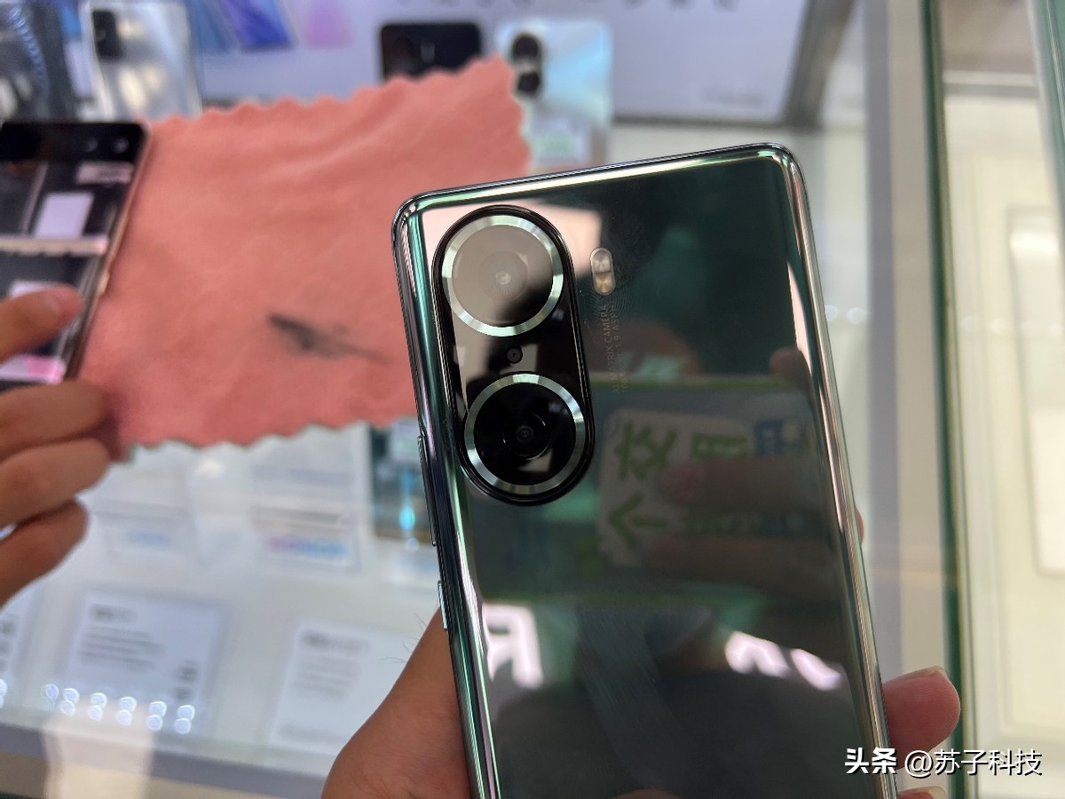 从4599元跌至2799元还值得入手吗,从3299跌至2199的手机是哪款