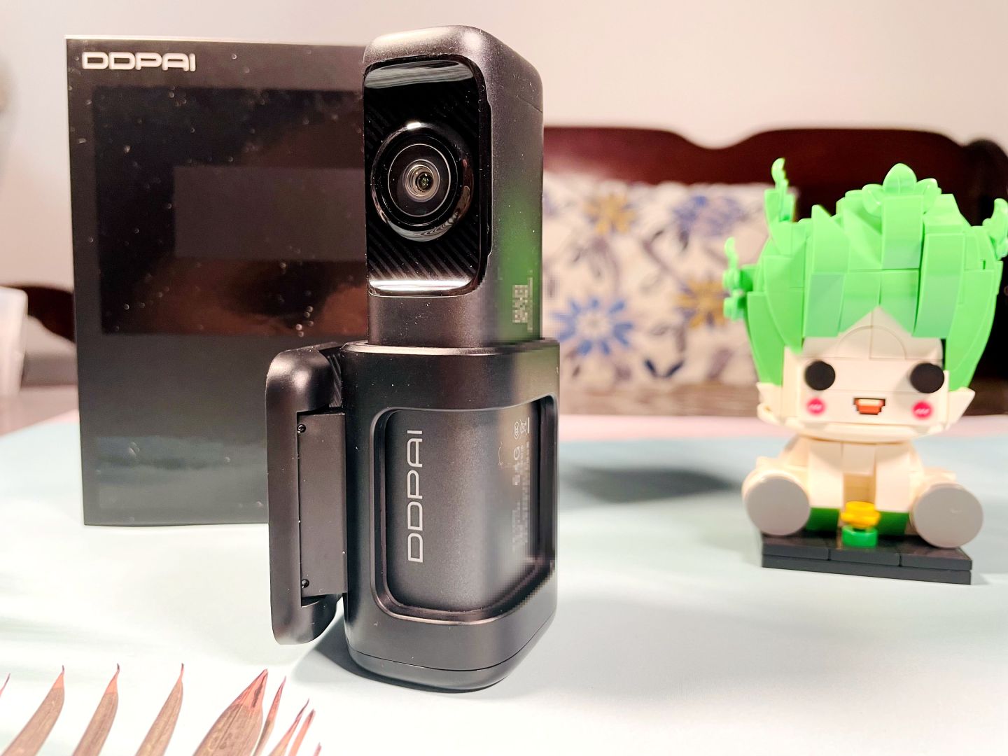 360g900和海康威视c8夜间行车对比,海康威视与360行车记录仪哪个更好