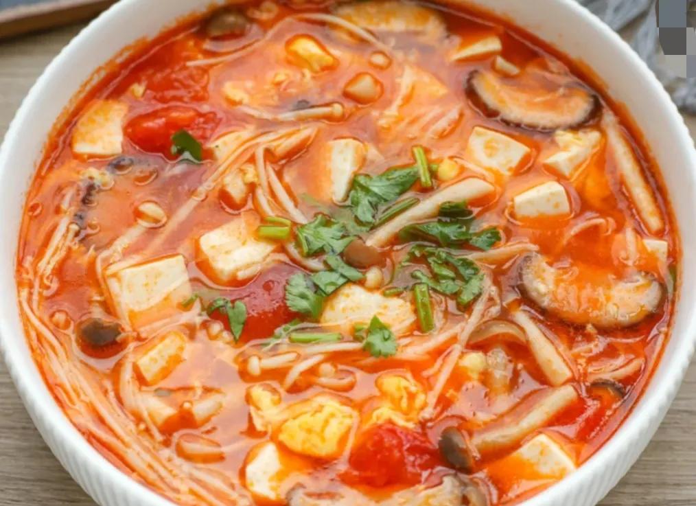 晚餐掉秤最快减肥汤一周不重样,晚餐最推荐喝什么减脂汤