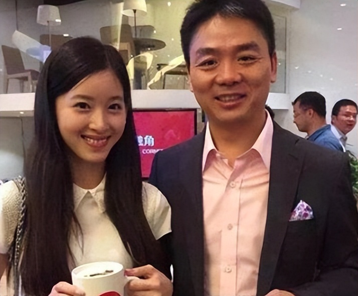 刘强东的私人飞机是自己钱买的吗,刘强东顶级飞机