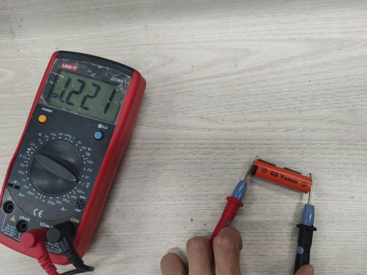 飞利浦剃须刀s2009更换电池教程,20年前的剃须刀换了电池