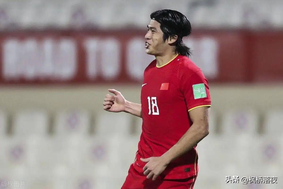 2场4助攻国足20岁新星闪耀欧洲,8场8球助国足粉碎25年魔咒
