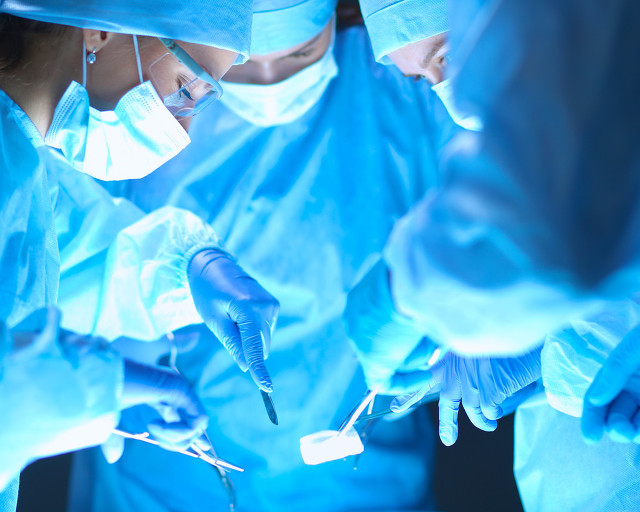 一个人做手术是个怎么样的体验,自己去做手术什么感觉