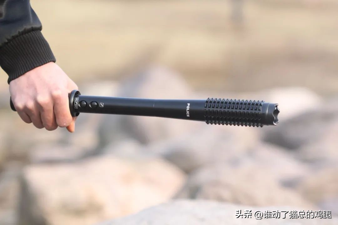 防狼手电里面是什么原理,哪一种防狼手电筒好