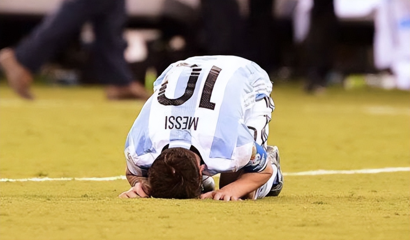 梅西和15岁的少年,梅西第8次获金球奖