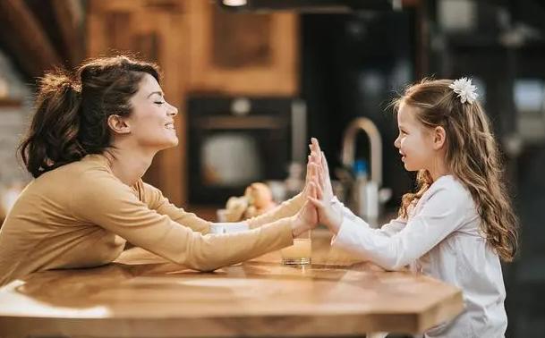 如何增强沟通构建亲子关系,青少年亲子沟通的方法与技巧