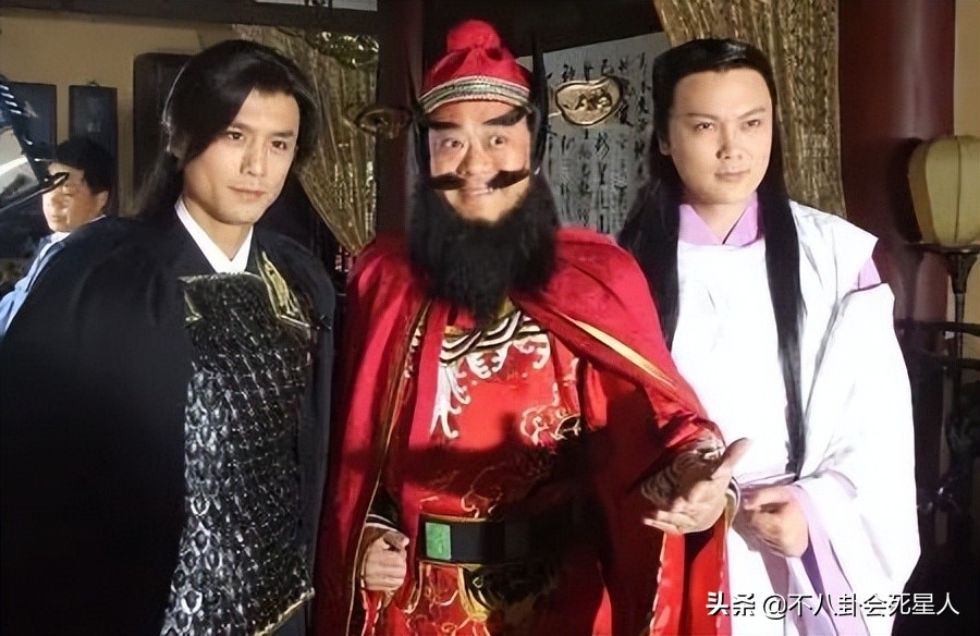 欧阳震华谈英文名,欧阳震华去掉英文名了么