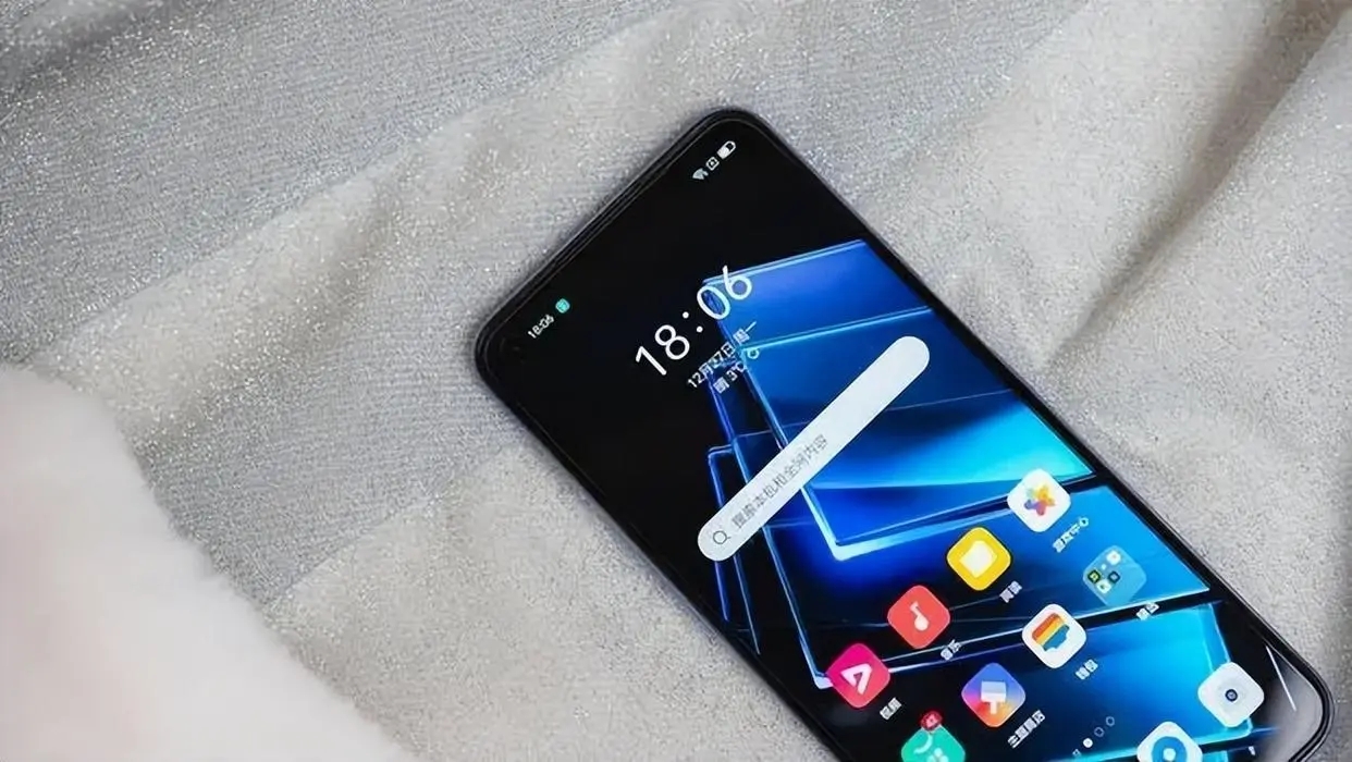 13GB+5000mAh，现已跌至965元，6400万三摄手机沦为百元机